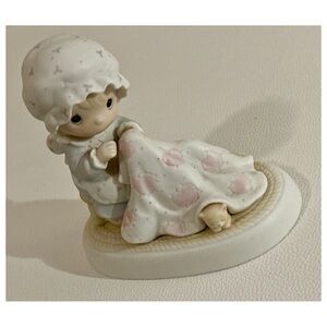 Precious Moments “Love Covers All” Angel Figurine 1984 Enesco Vintage